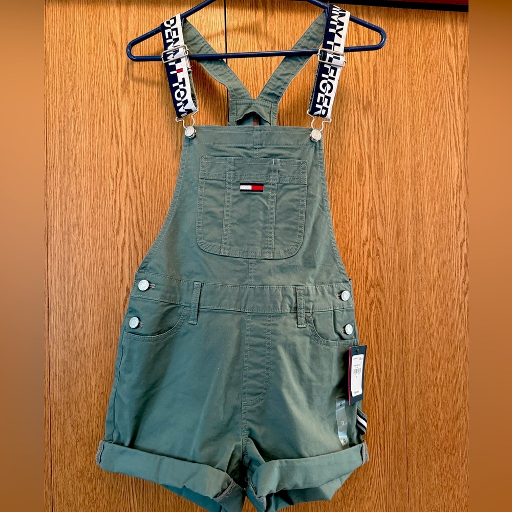 TOMMY HILFIGER DENIM - olive green overall shorts